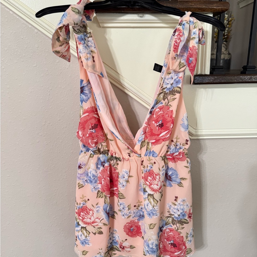 Forever 21 Light Pink Floral Sleeveless Top